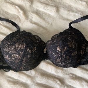 Gorgeous Victoria’s Secret Black Lace Bra